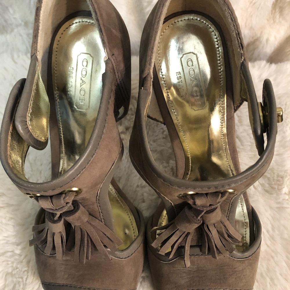 Coach size 7 tan suede tasseled sandals - Picture 4 of 4